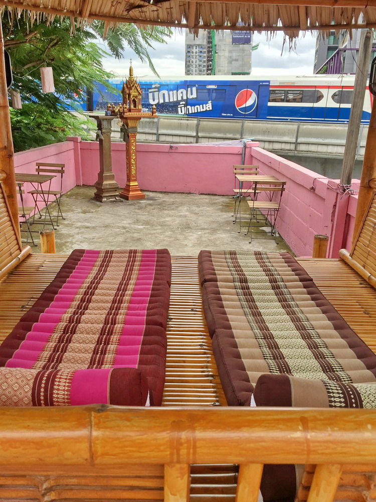 Pink Guest House Bangkok Exterior photo